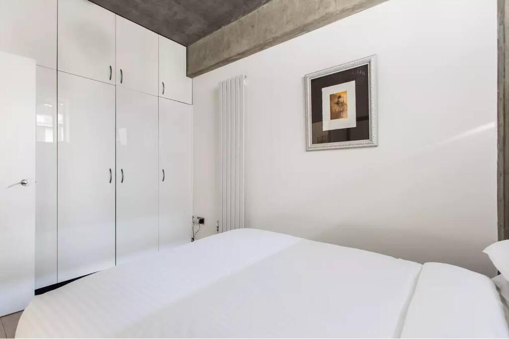 Canal-Side Apartment In Shoreditch London Bagian luar foto
