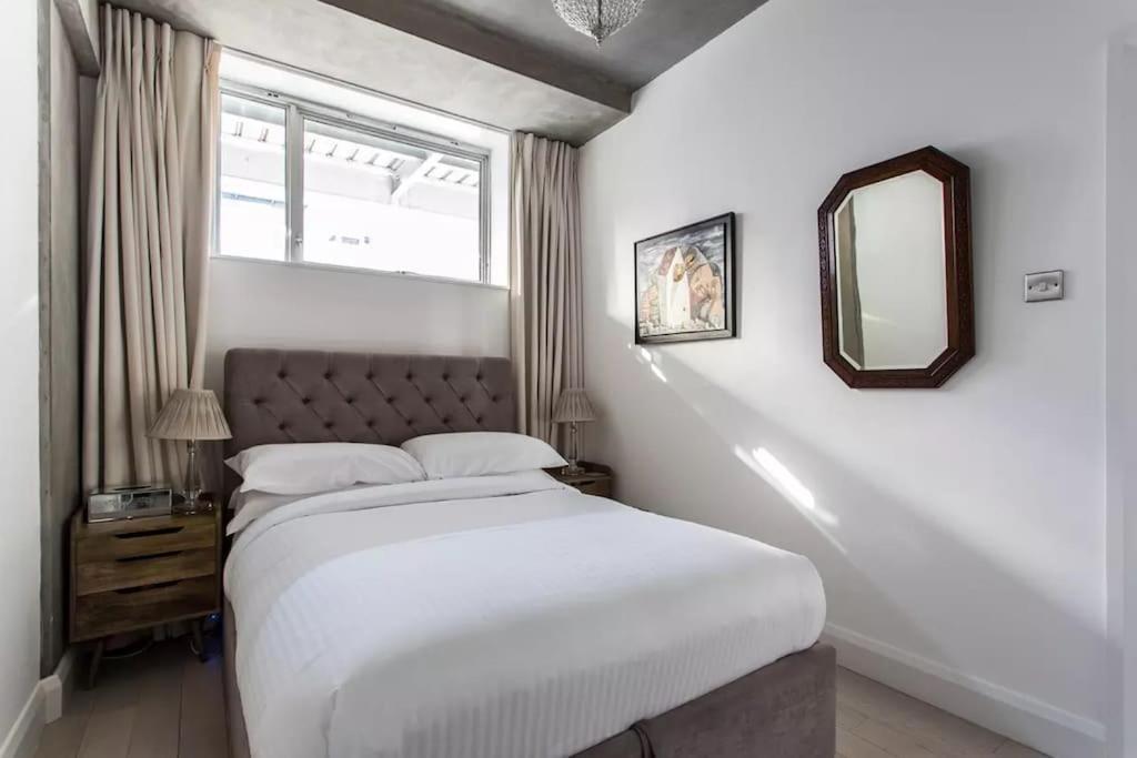 Canal-Side Apartment In Shoreditch London Bagian luar foto